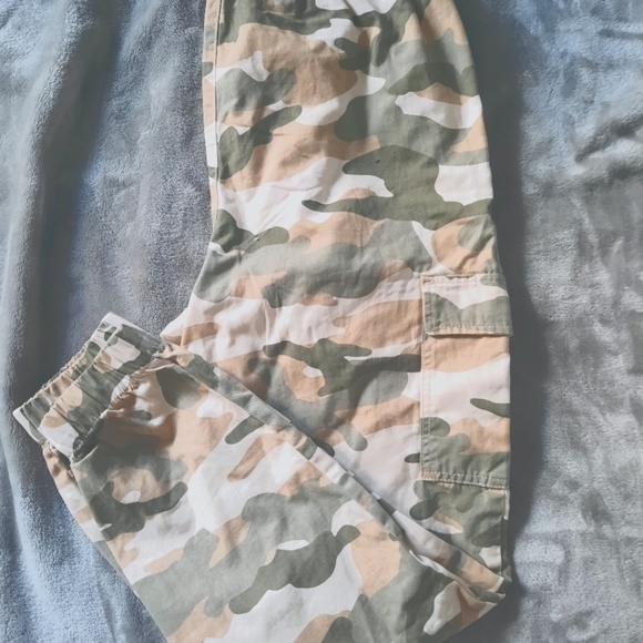 Cargo pants - Picture 1 of 4
